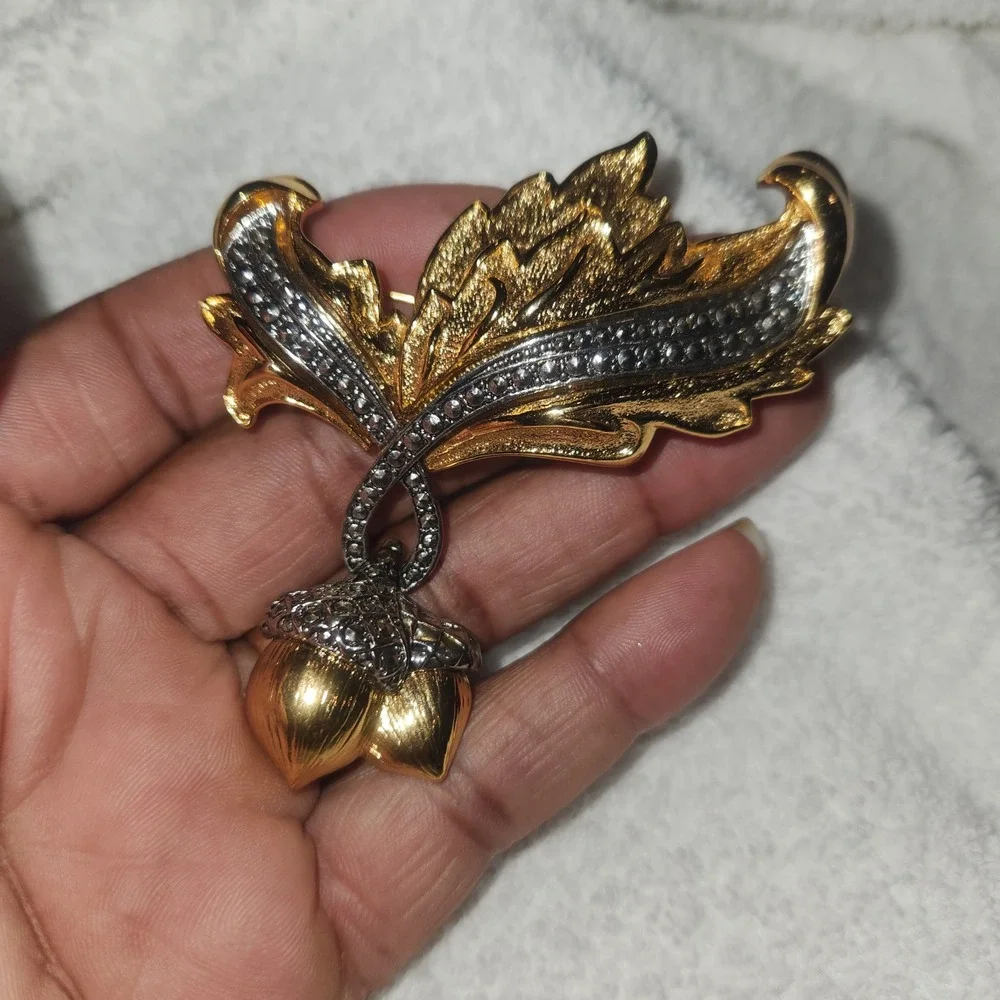 Avon Vintage‎ Acorn Leaf Brooch Gold Silver Tone Rhinestone Fall Autumn Jewelry